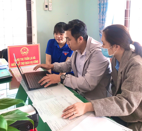 Quảng Ngãi: Gần 98% hồ sơ đăng ký hộ kinh doanh được thực hiện trực tuyến thông qua ứng dụng trên thiết bị di động