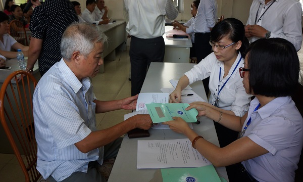 Năm 2023, có ít nhất 30% đối tượng người có công được chi trả bằng phương thức thanh toán không dùng tiền mặt